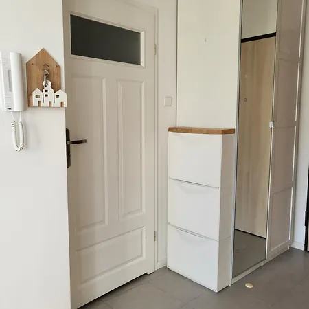 Mieszkanie Bazantowa Z Miejscem W Hali Garazowej Apartman *