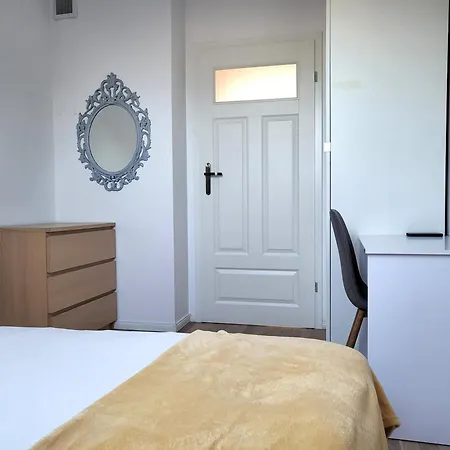 Mieszanie Bazantowa Z Miejscem W Hali Garazowej *